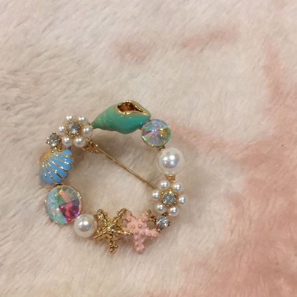 Sea Shells Crystal Pearl Fashion Pin NWOT 1.50” - Picture 5 of 6